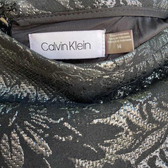 Calvin Klein Short Pencil Skirt~Black with Silver Flowers - 14 - Picture 4 of 5